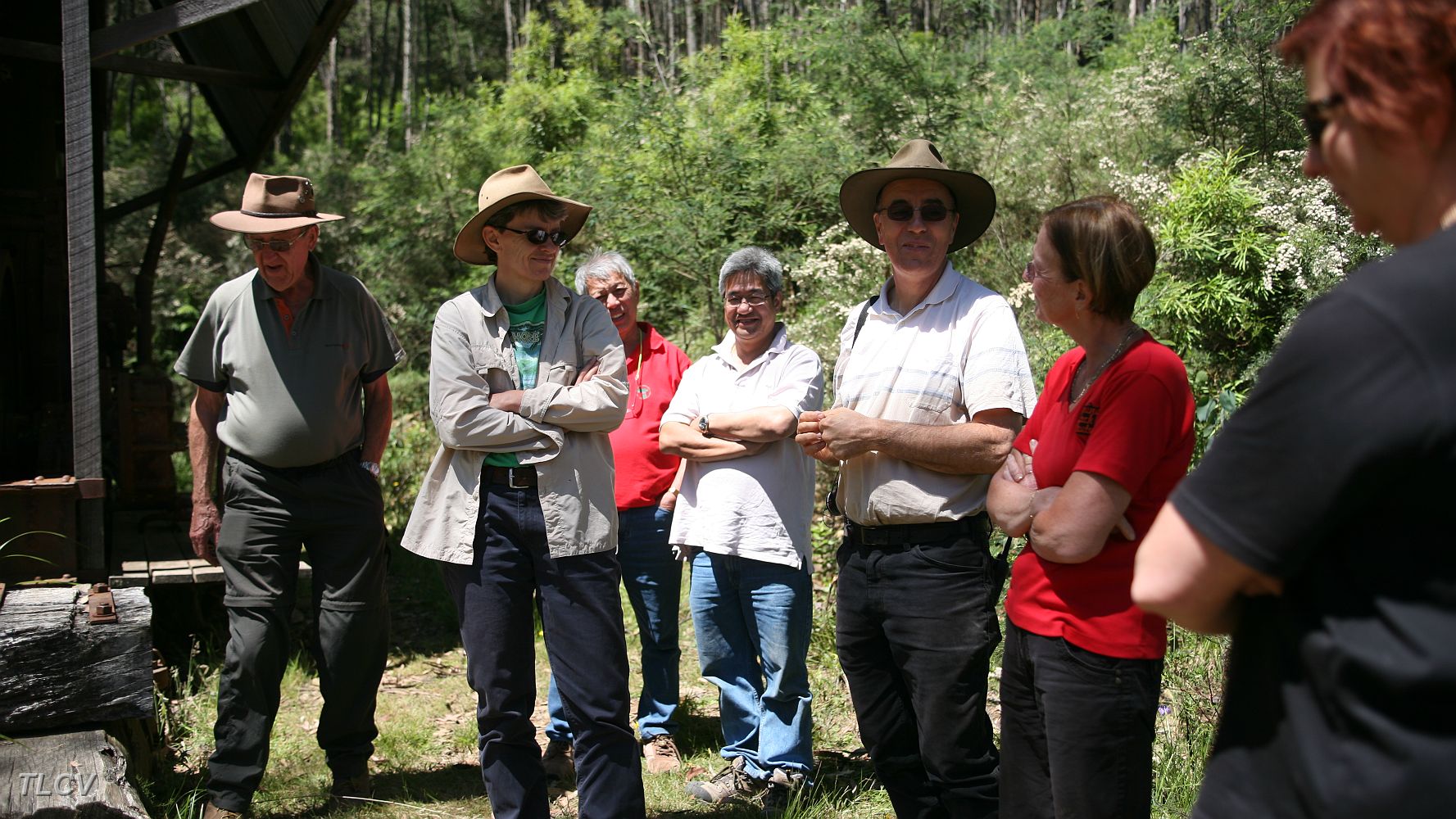 17-Convoy has a chat about the history of The Washington.JPG